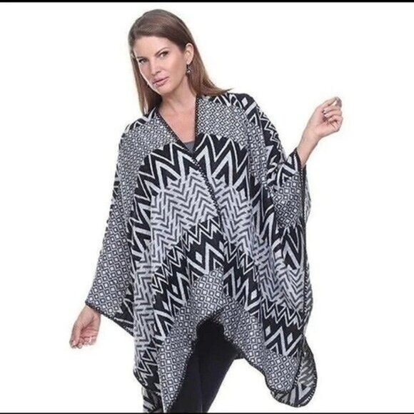 GRAY/BLACK-Geometric Shapes Cape-ONE SIZE/NEW - Picture 1 of 3